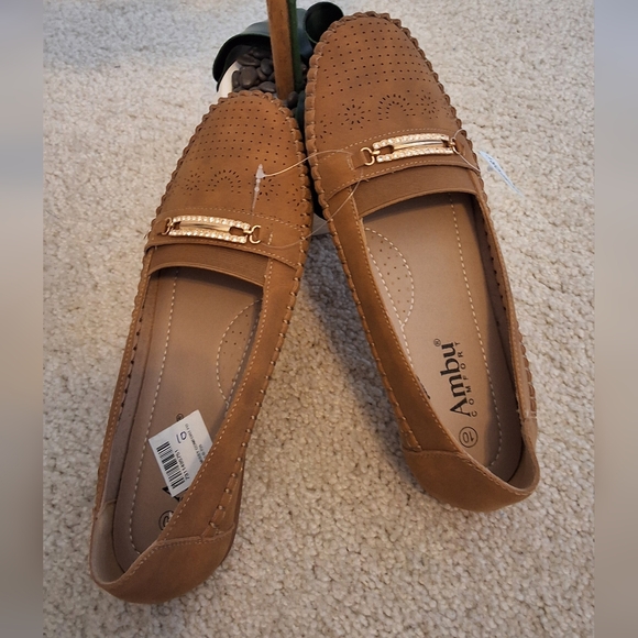 AMBU, NWT, 10, Woman's Embellished Shoes - Picture 5 of 8